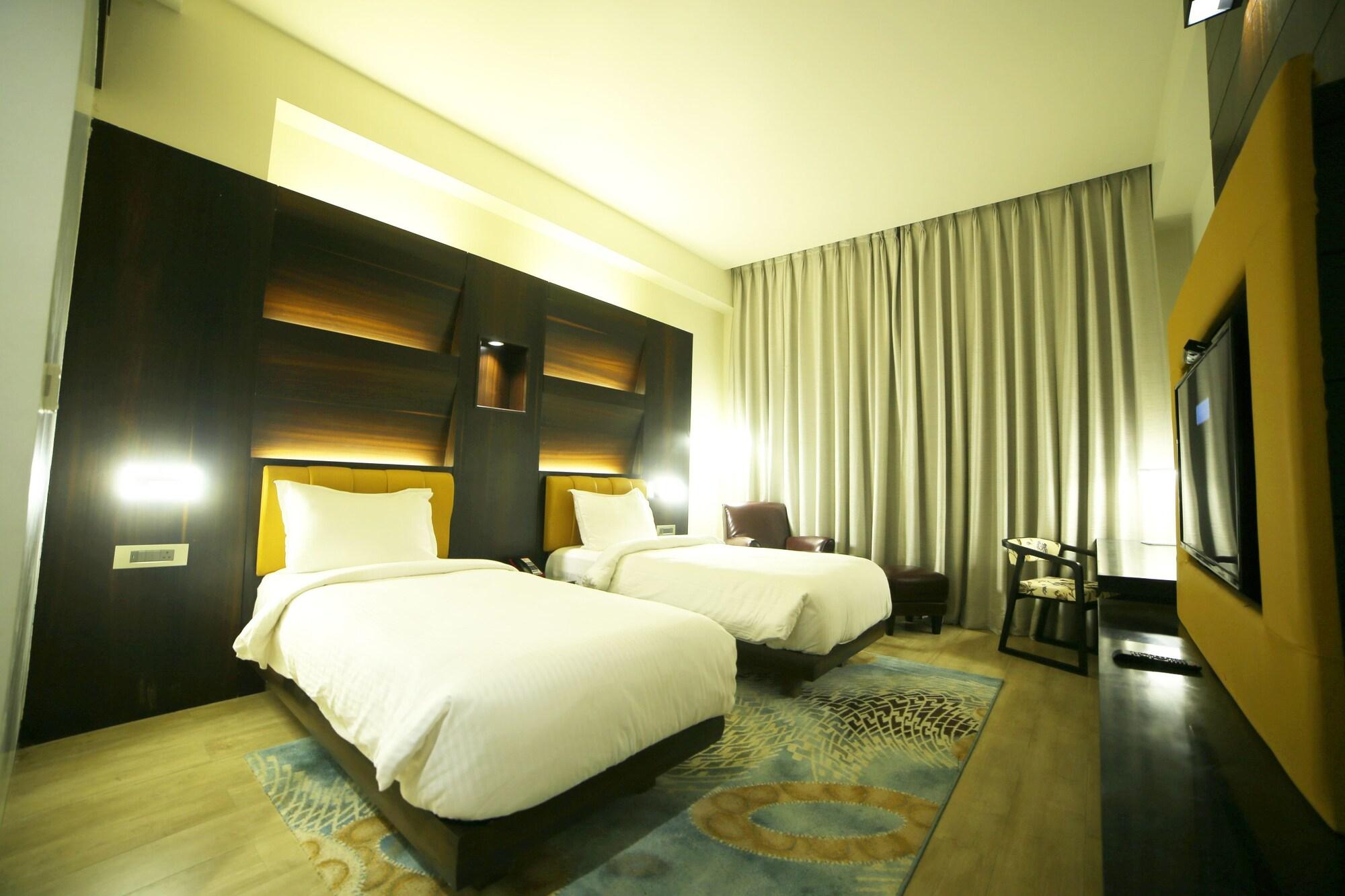 Golden Blossom Imperial Resorts Lucknow Exterior foto