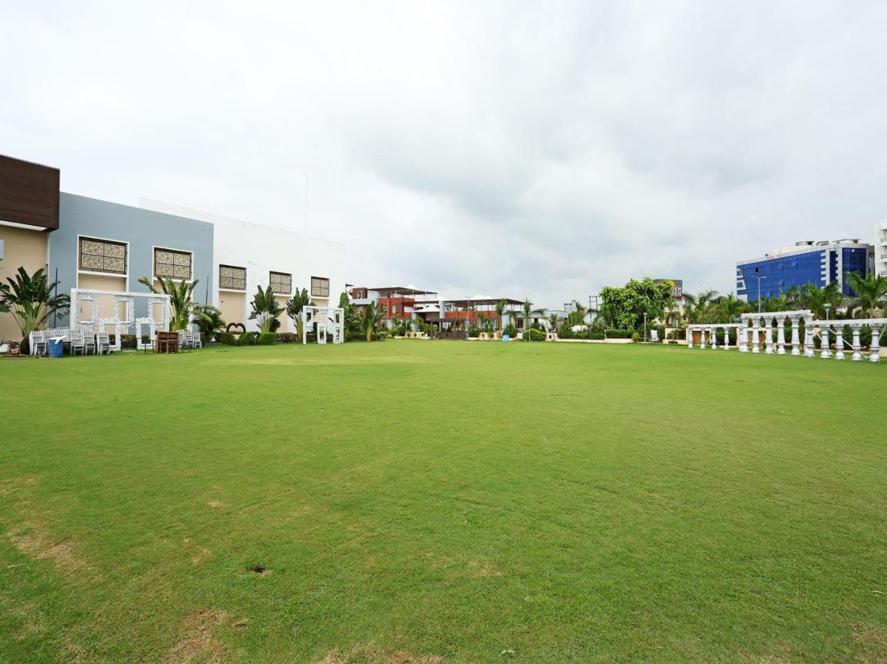 Golden Blossom Imperial Resorts Lucknow Exterior foto